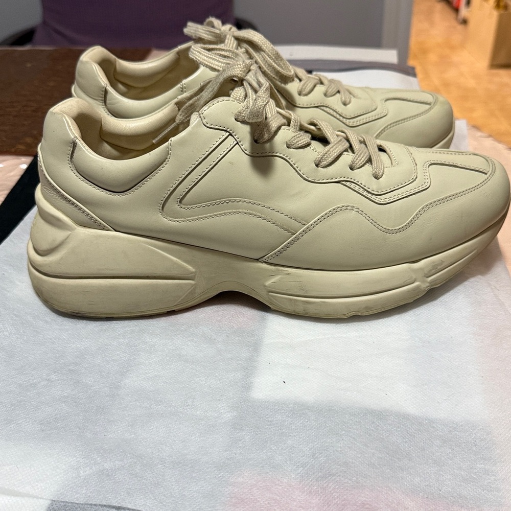 SOLD❤️Authentic  Pre love Gucci Cream Leather Rubber Shoes
